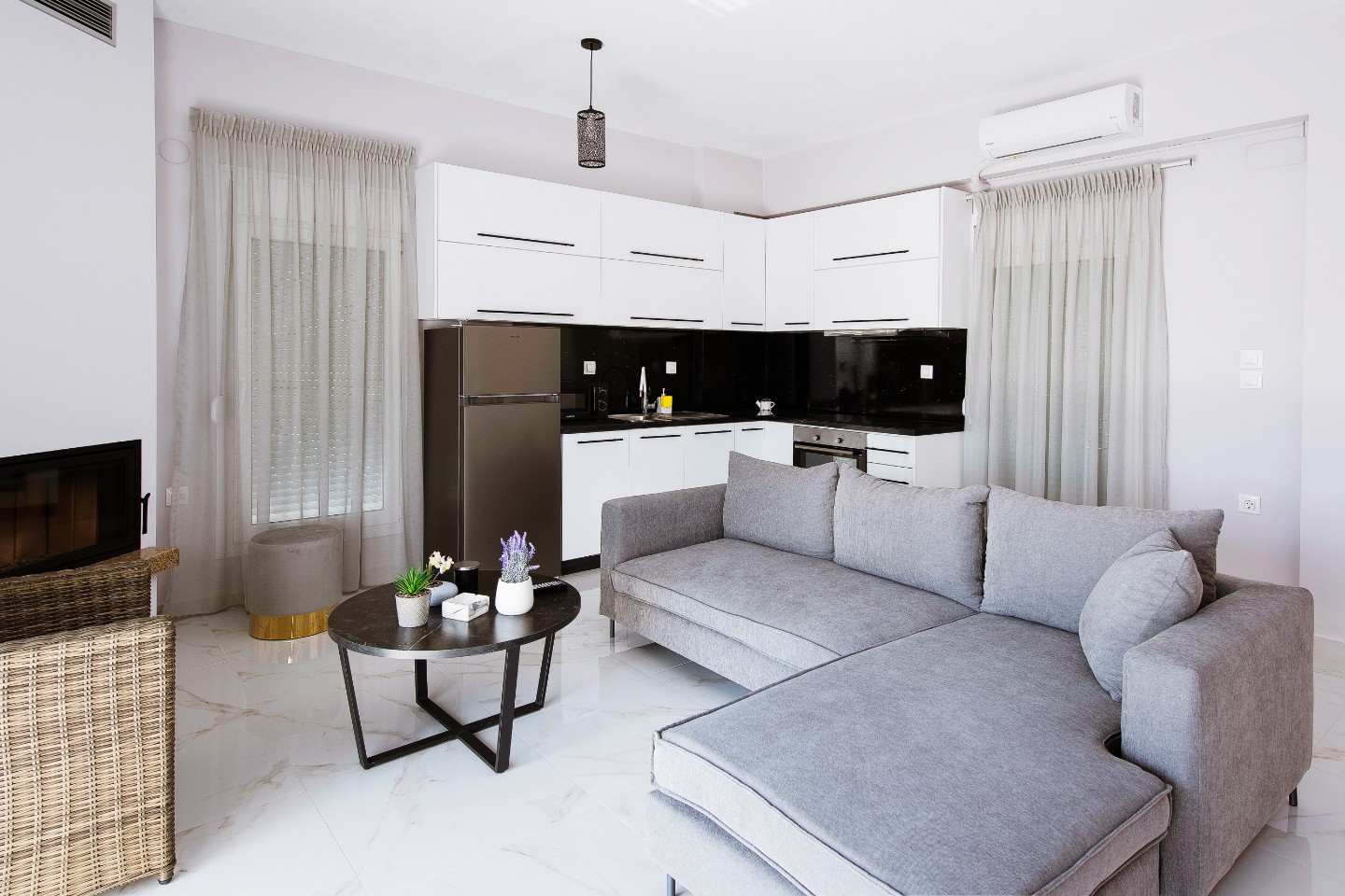 Eunoia Villas Atropos Living room