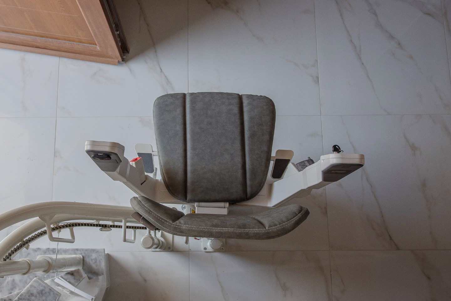 Eunoia Villas Atropos Chair Lift
