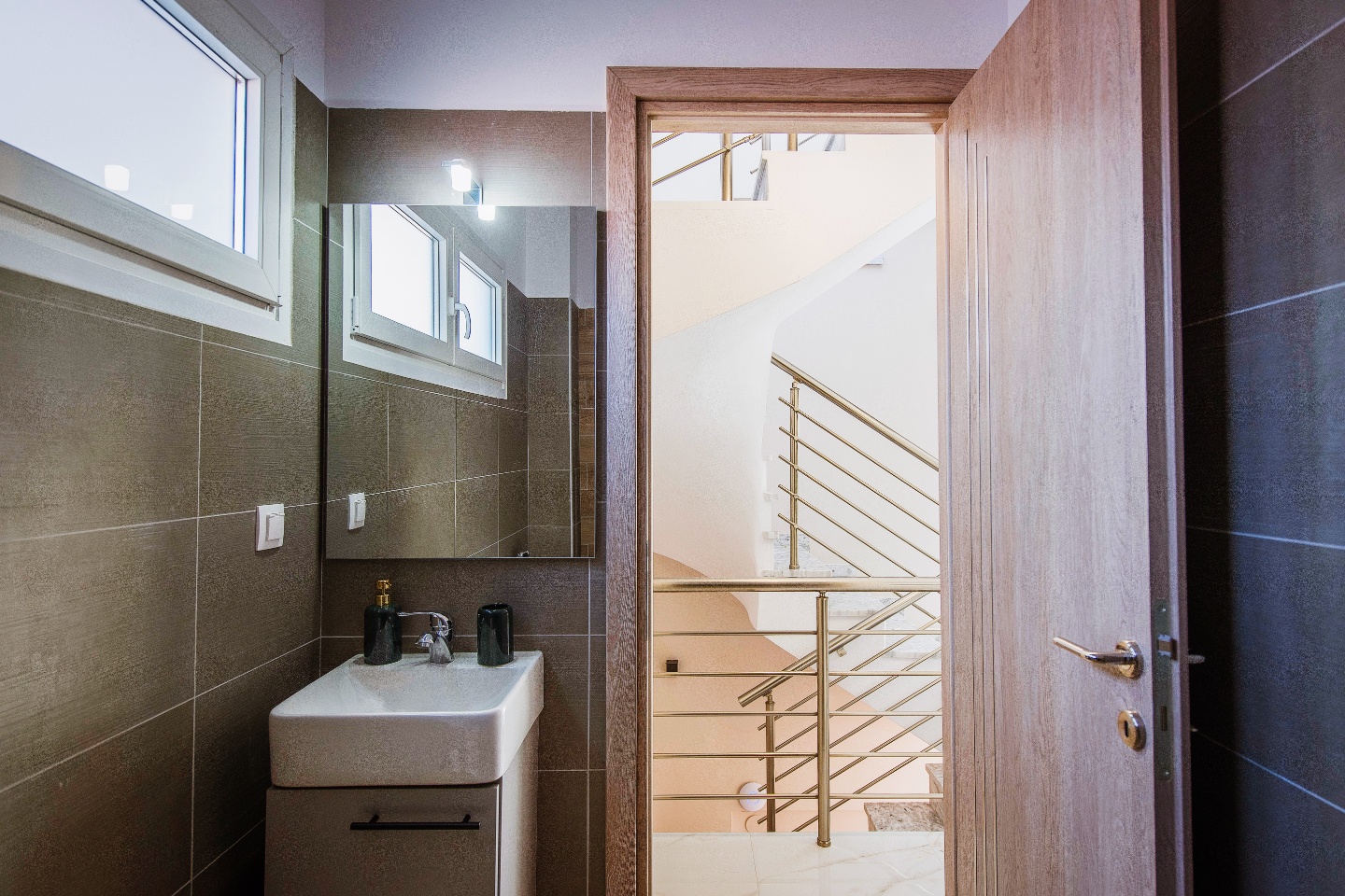 Eunoia Villas Clotho Bathroom